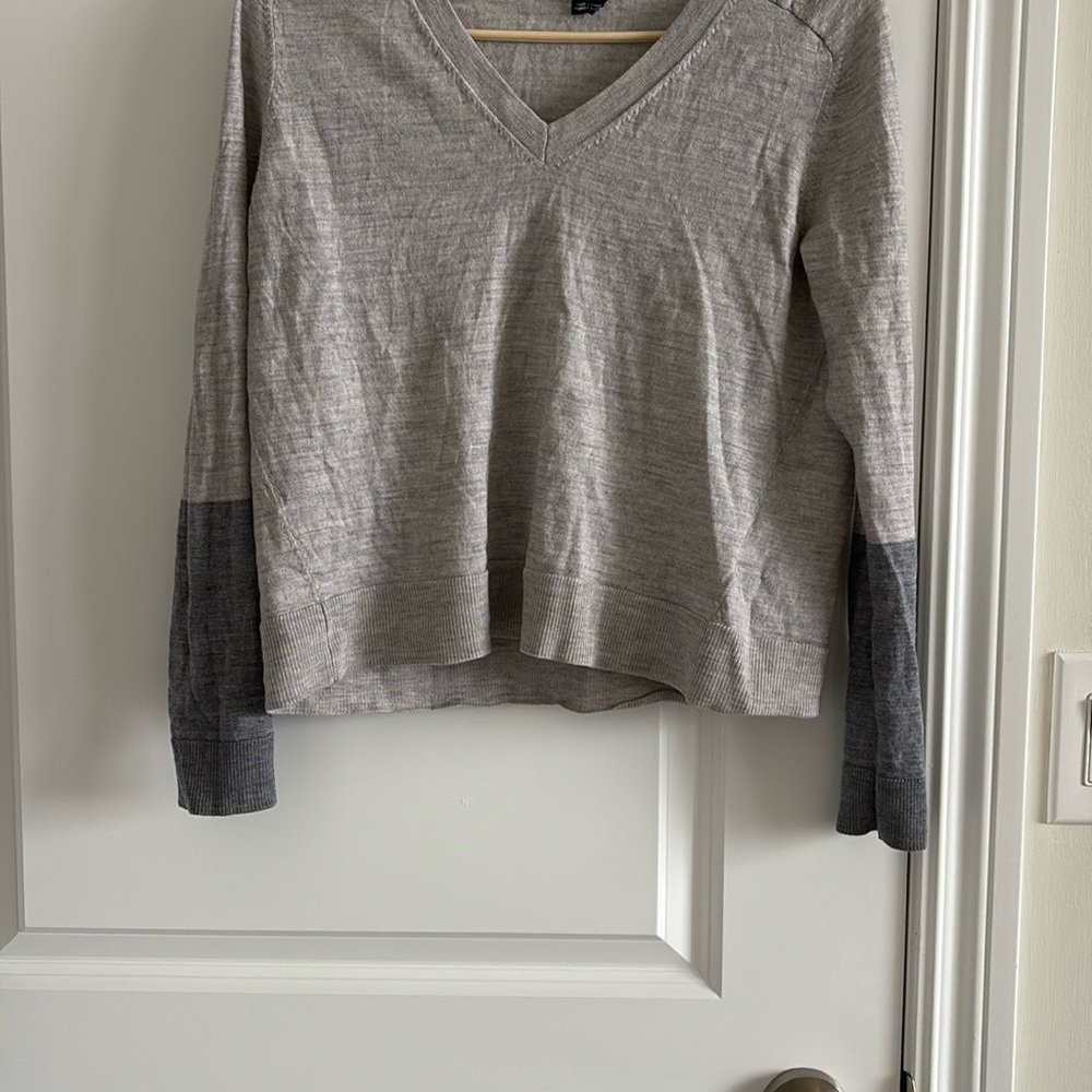 Club Monaco  V-Neck Women's Sweater